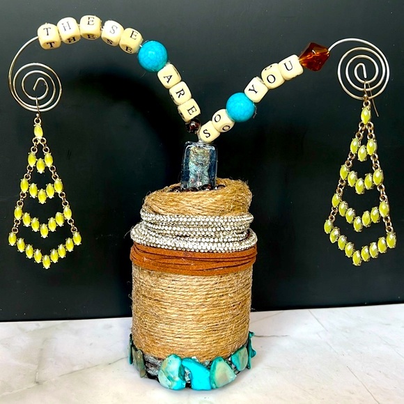 Dangling Green Four-Tiered Earrings NWOT - Picture 3 of 11